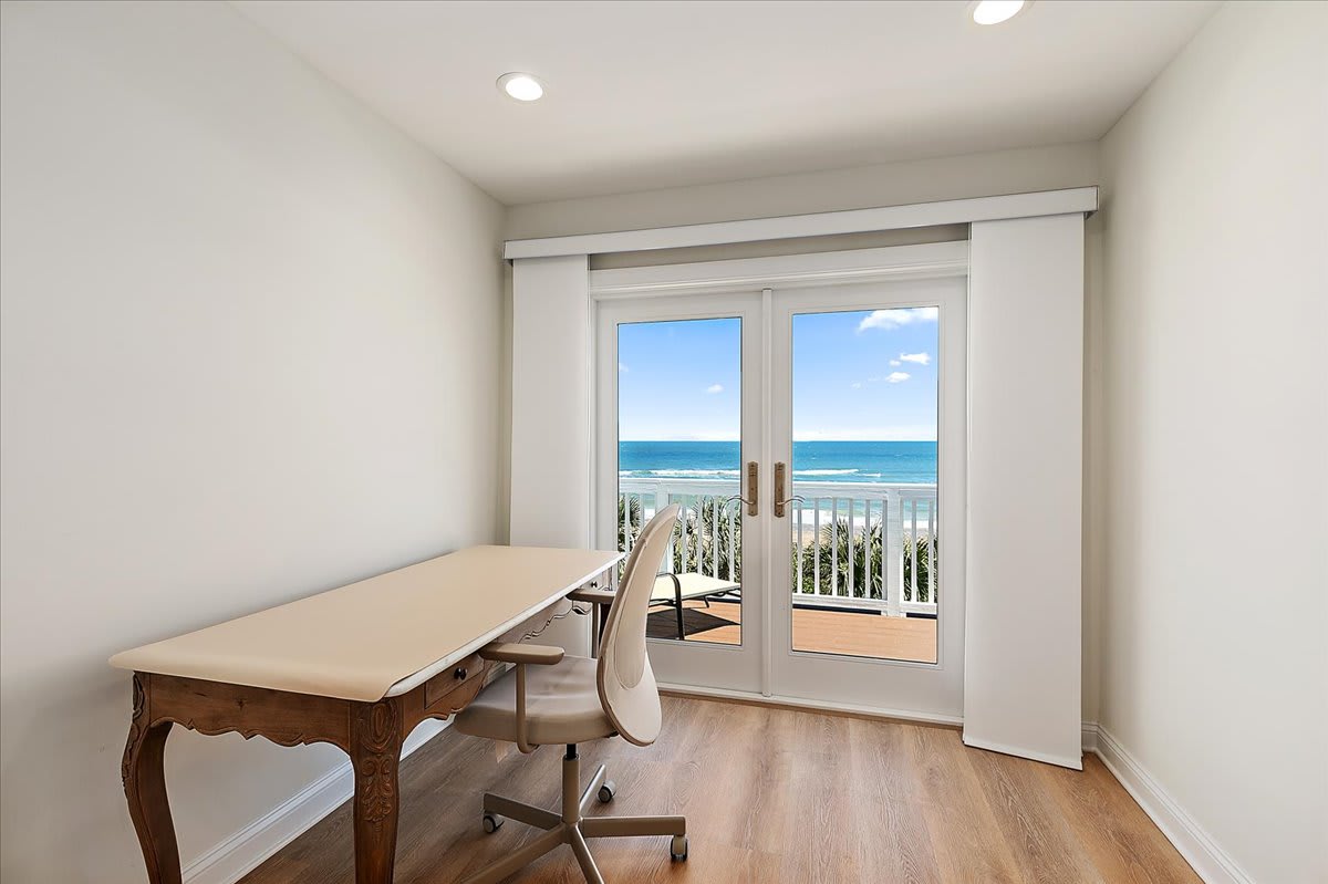 Seaview | Wren Beach Rentals by Portoro