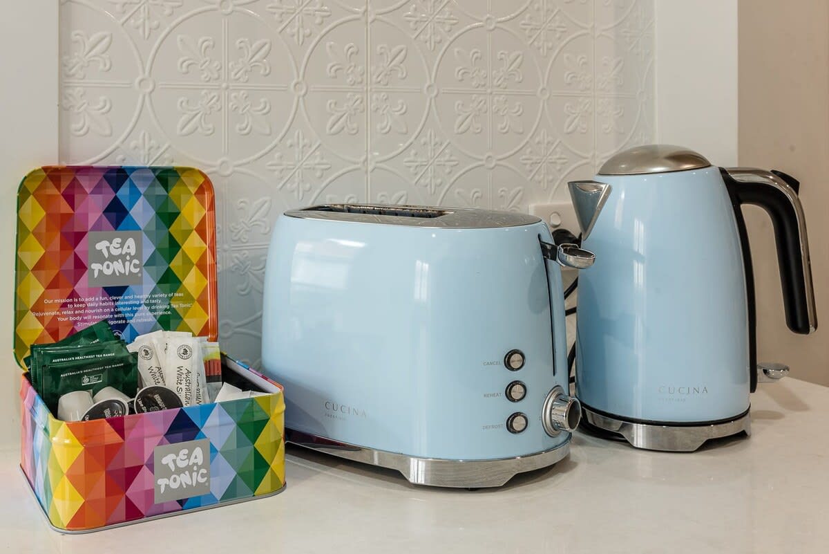 Toaster and kettle