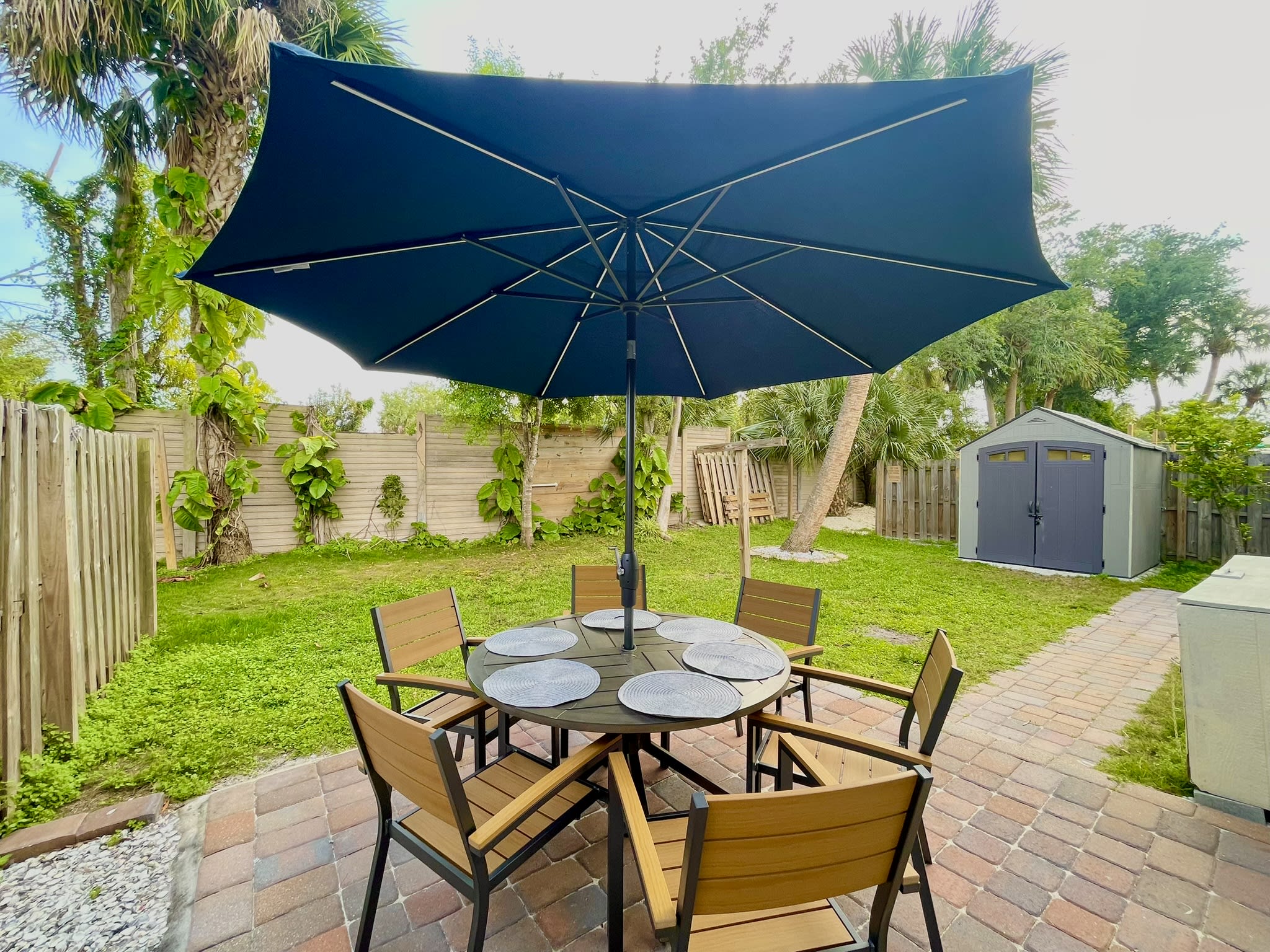 Near Ft Myers Beach • 3mi to Sand • Sleeps 7 — Fort Myers Beach, FL — vacation rental
