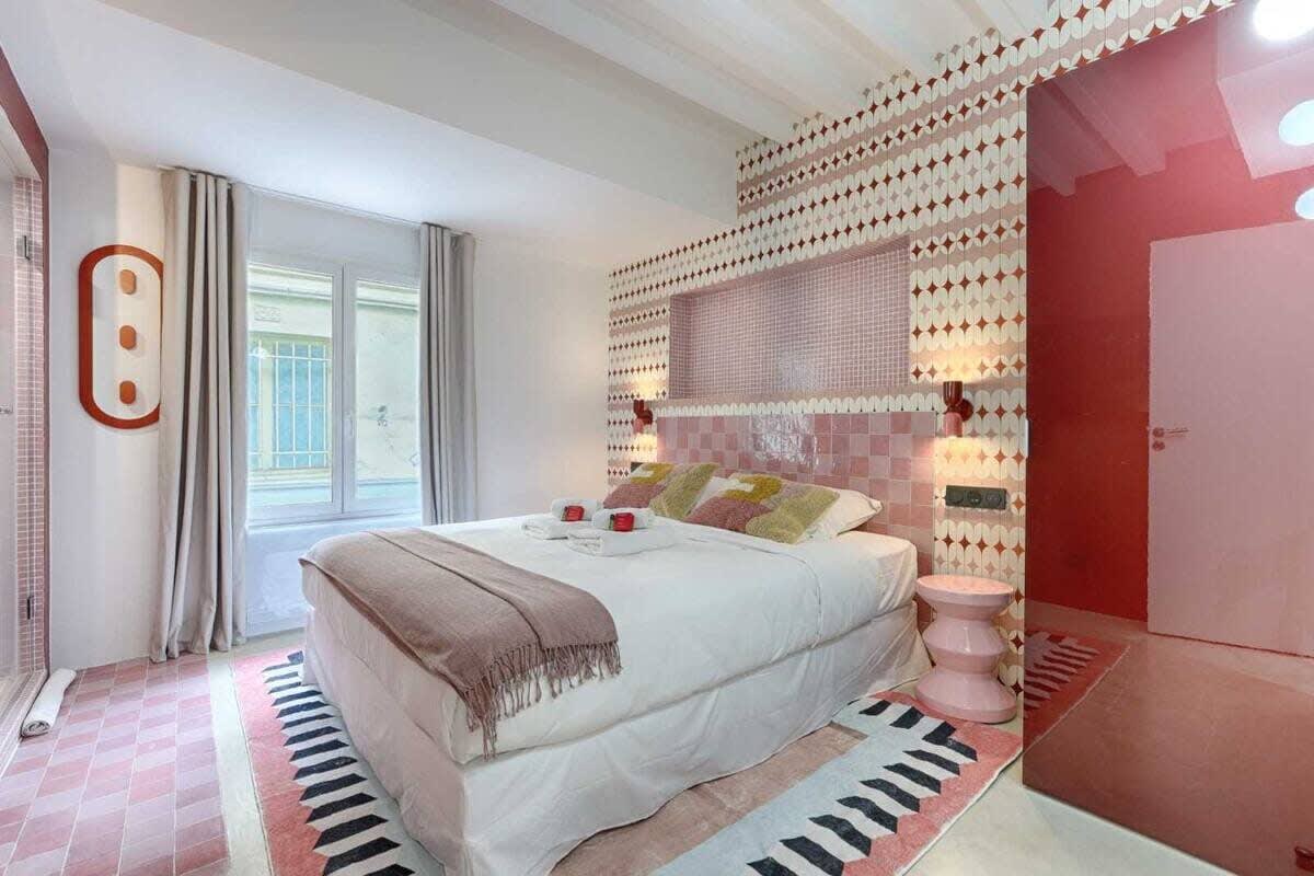 Les Halles - Luxurious & colorful 5BD for 16 guest — Paris, Île-de-France — vacation rental