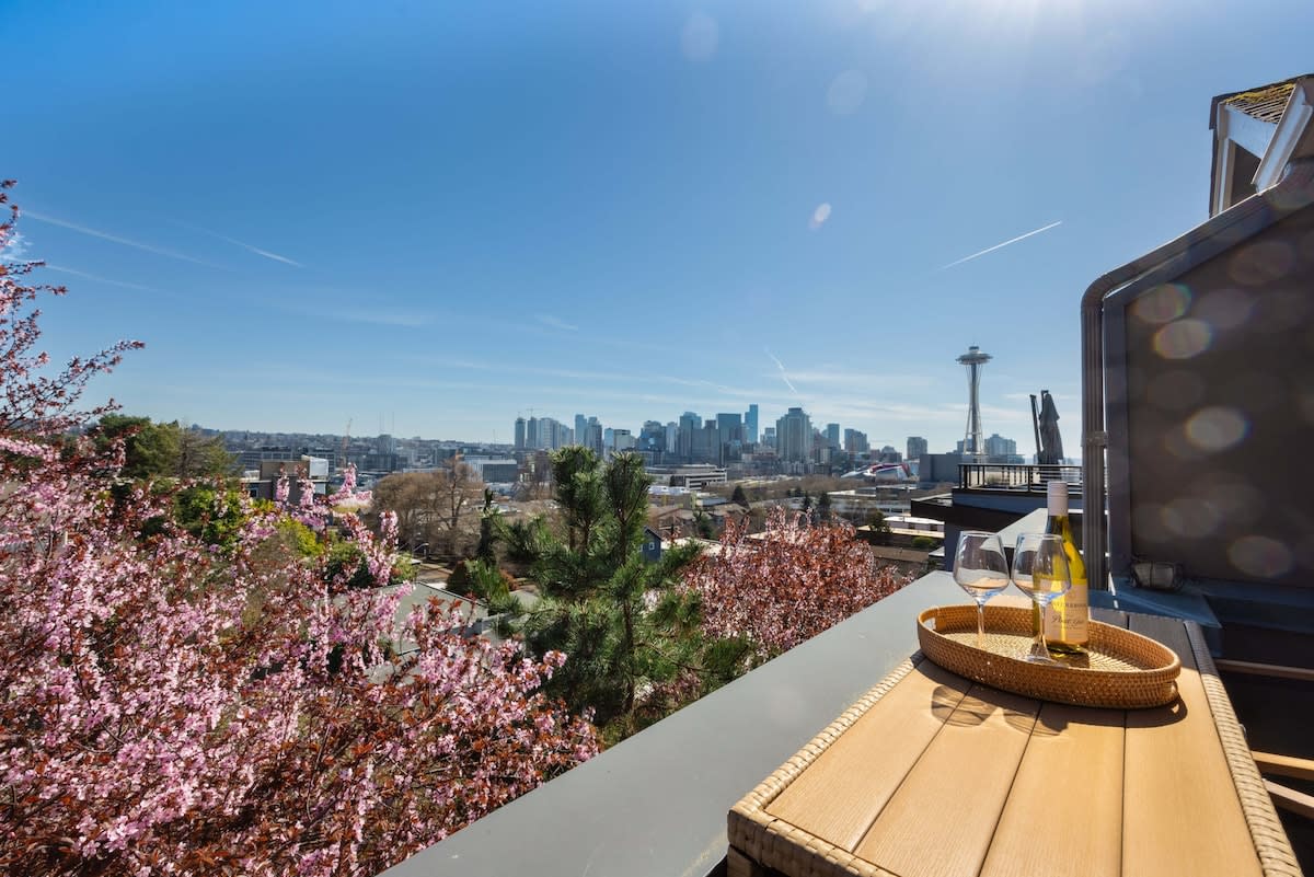 Queen Anne Secret Garden | Space Needle & City Skylight View - Foto 1