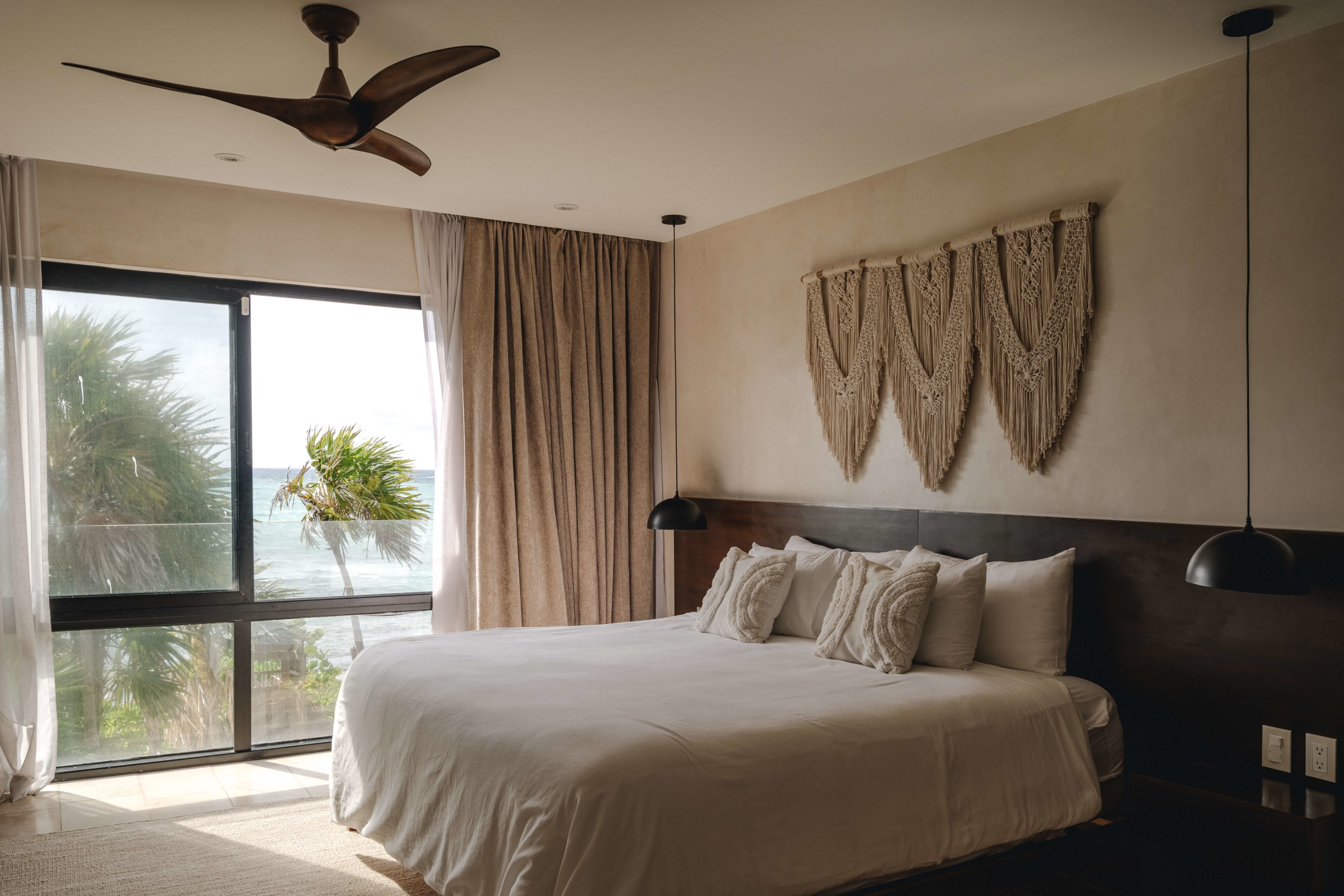 Modern and spacious bedroom with ceiling fan