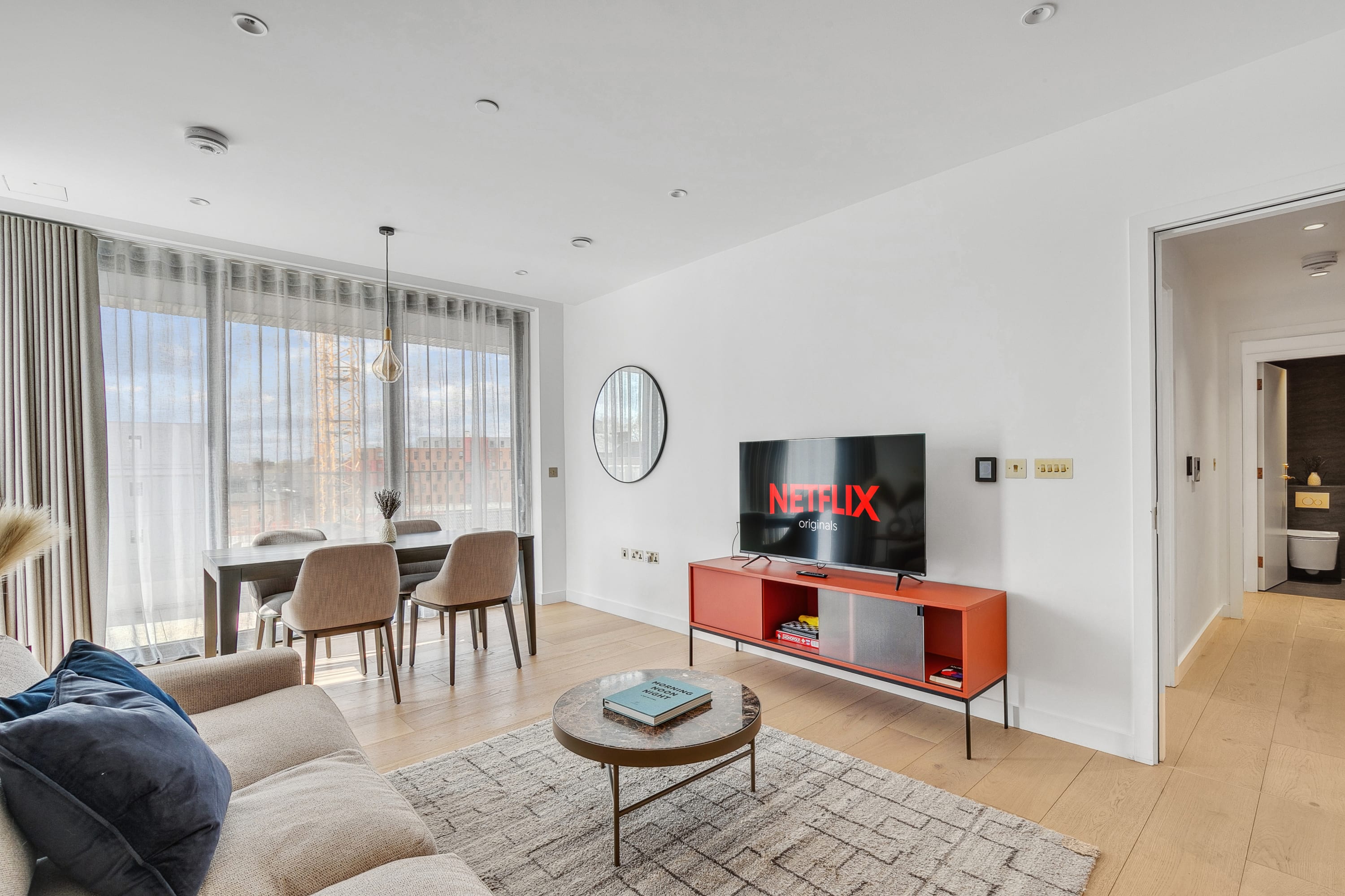 Stylish 2BR Stay in Central London