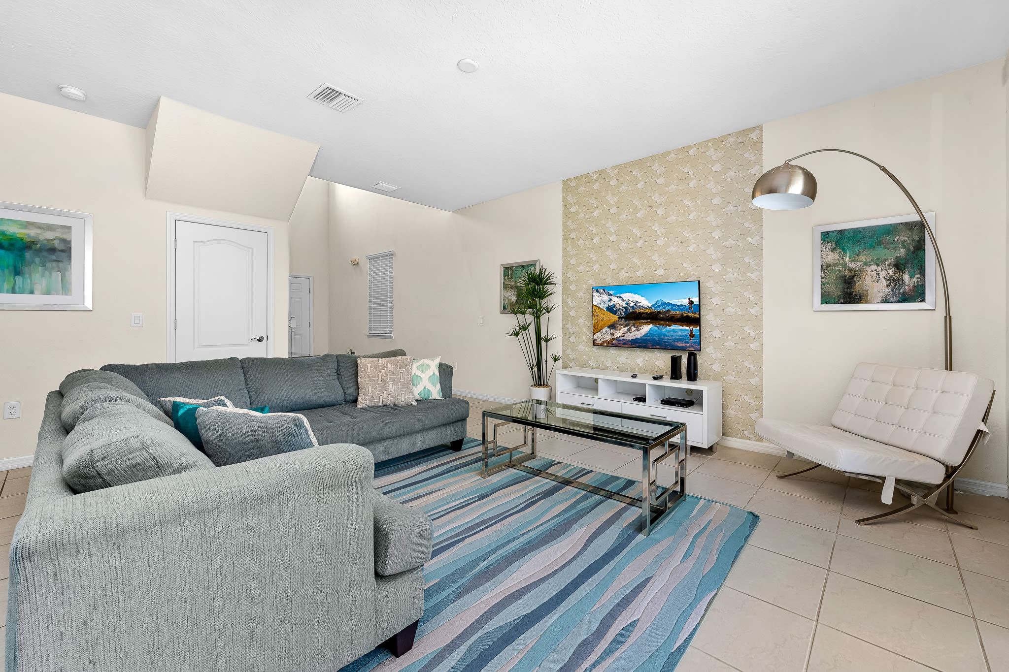 Heated Pool + FREE Waterpark  + Lazy River + Spa