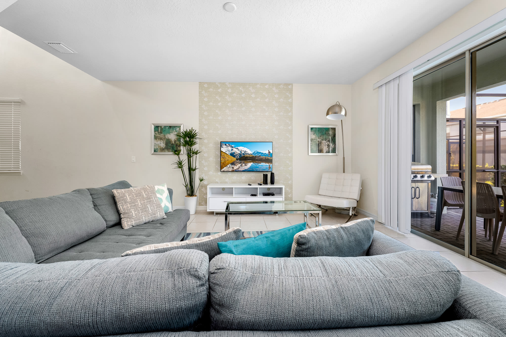 Heated Pool + FREE Waterpark  + Lazy River + Spa