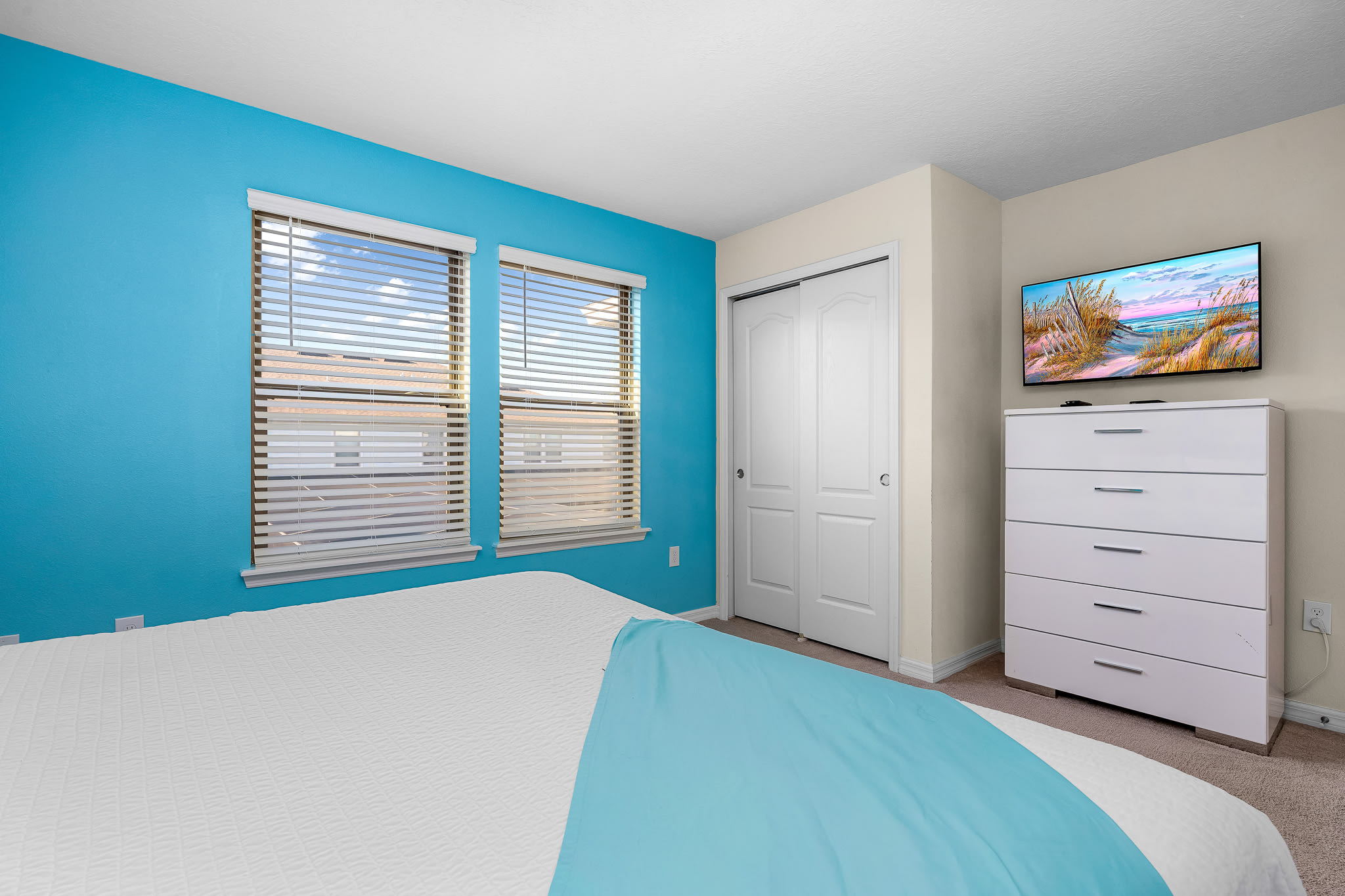 Heated Pool + FREE Waterpark  + Lazy River + Spa