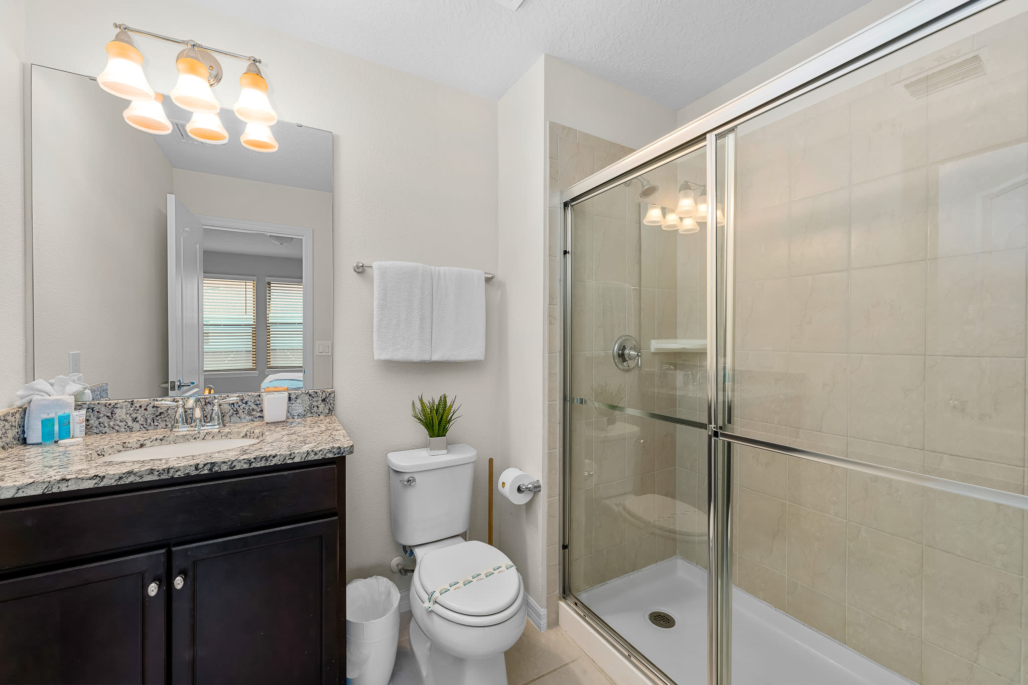 Heated Pool + FREE Waterpark  + Lazy River + Spa