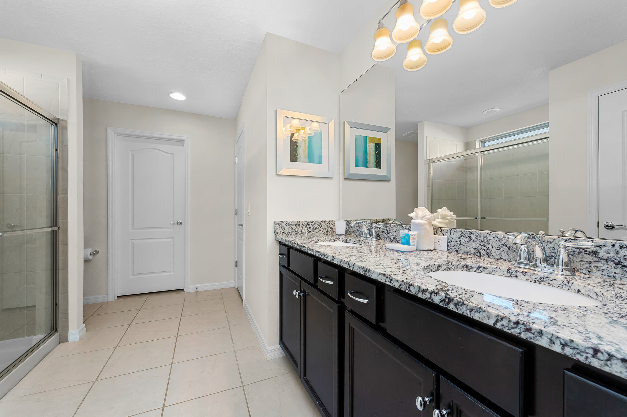 Heated Pool + FREE Waterpark  + Lazy River + Spa