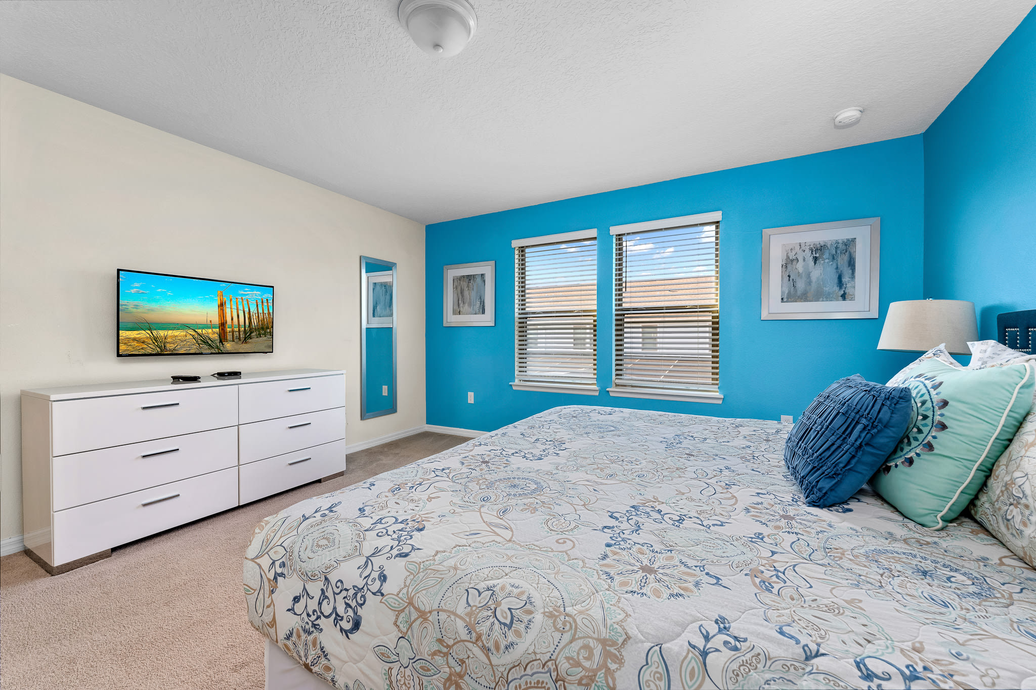 Heated Pool + FREE Waterpark  + Lazy River + Spa