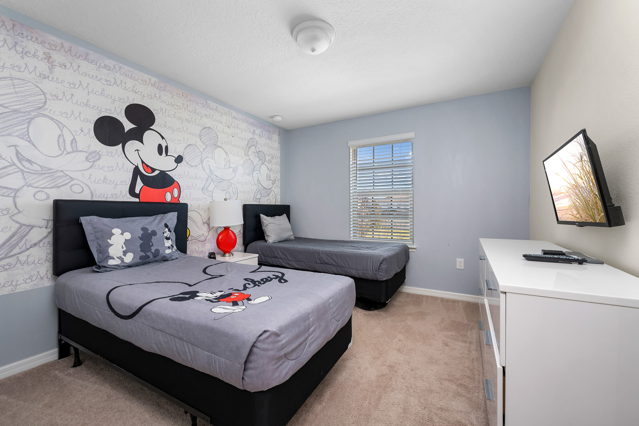 Heated Pool + FREE Waterpark  + Lazy River + Spa