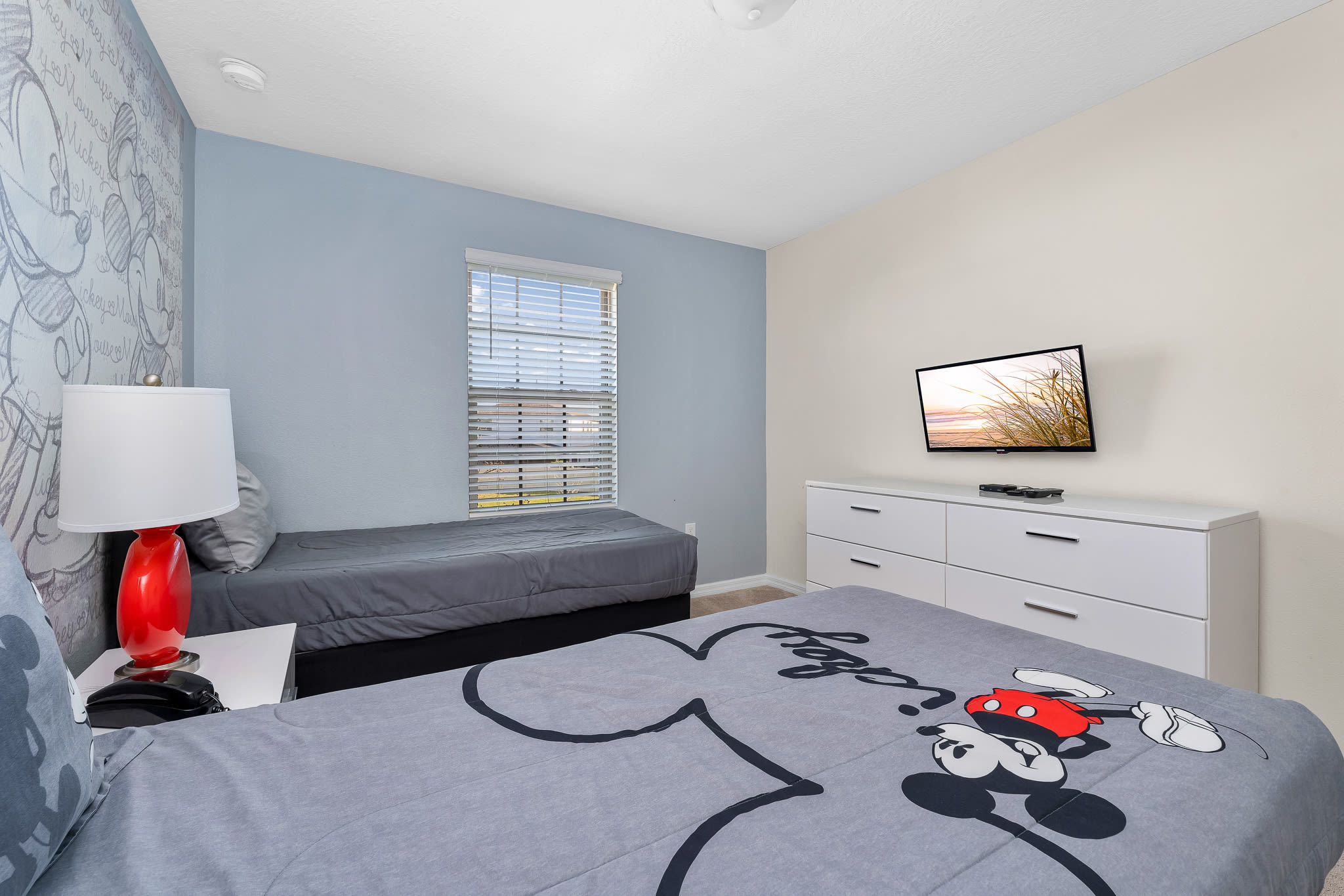 Heated Pool + FREE Waterpark  + Lazy River + Spa