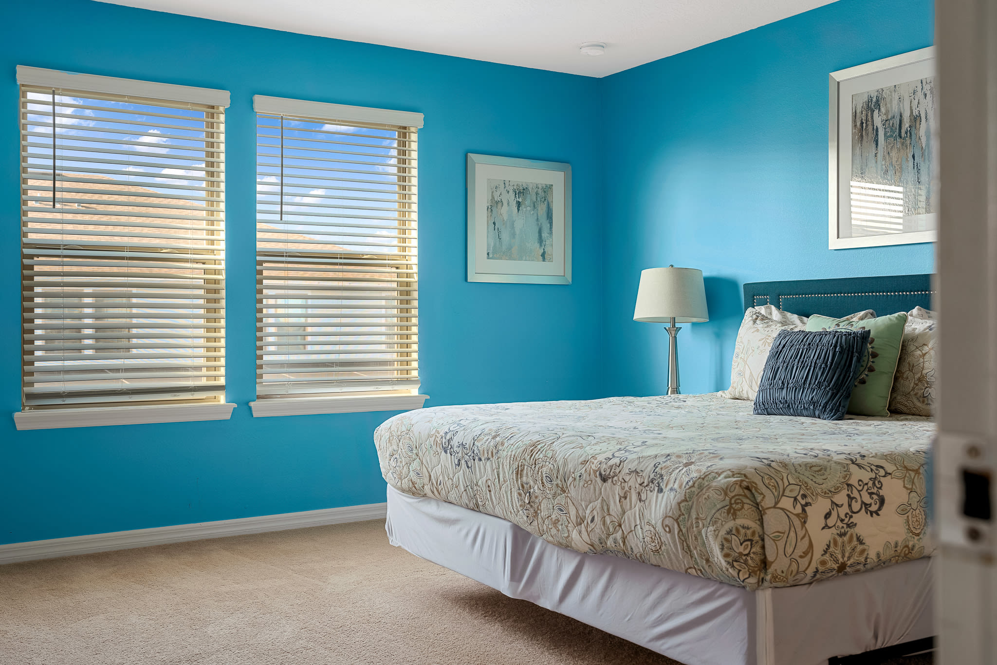 Heated Pool + FREE Waterpark  + Lazy River + Spa