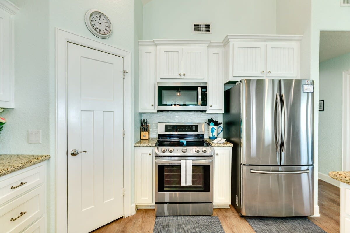 Saltwater Soul Cool Unique Mid Level Hangout Area 9