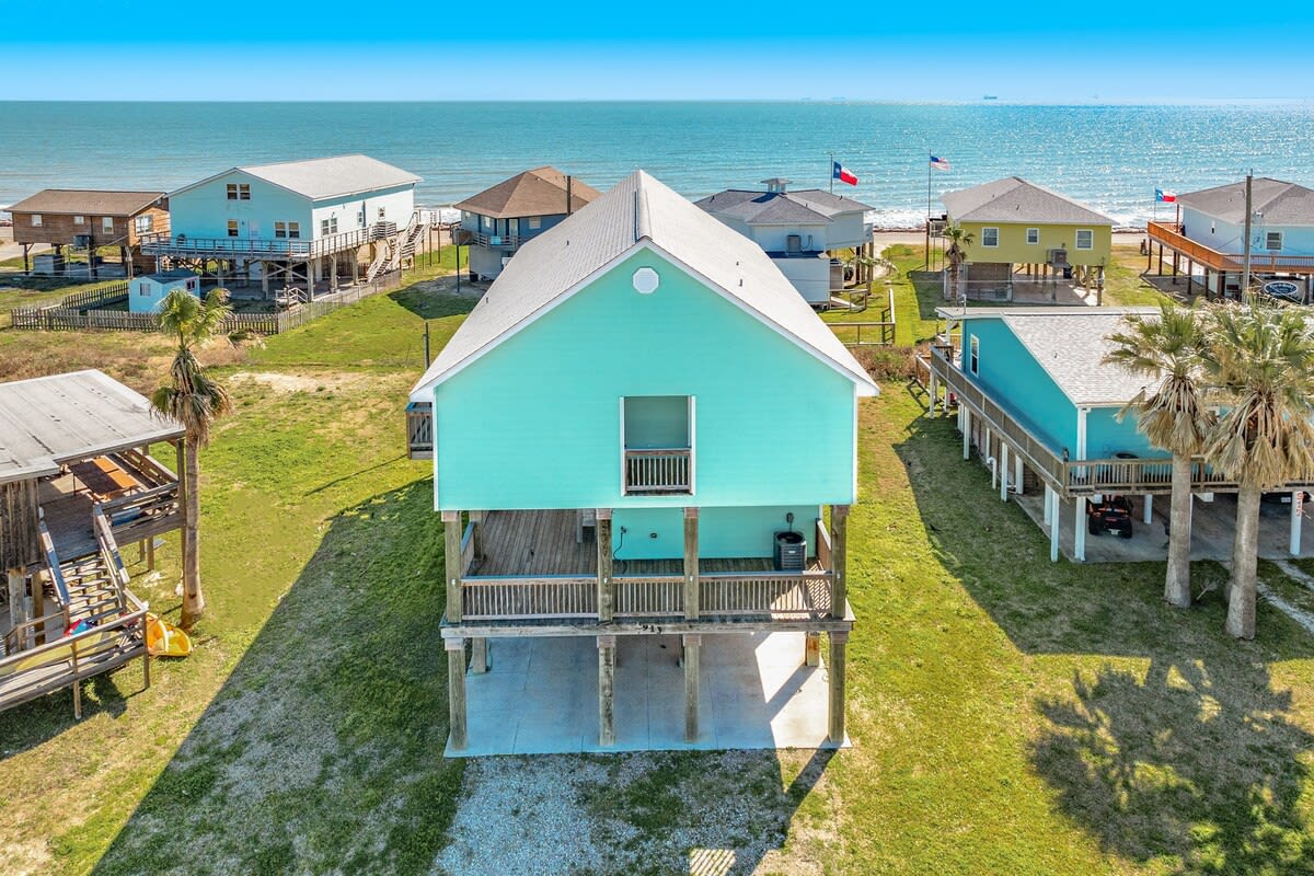 Saltwater Soul Cool Unique Mid Level Hangout Area