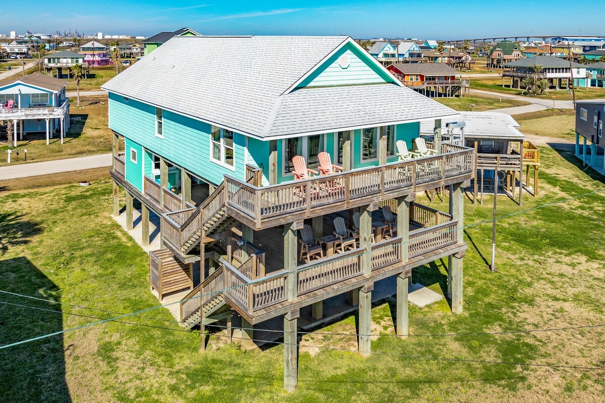 Saltwater Soul Cool Unique Mid Level Hangout Area 3