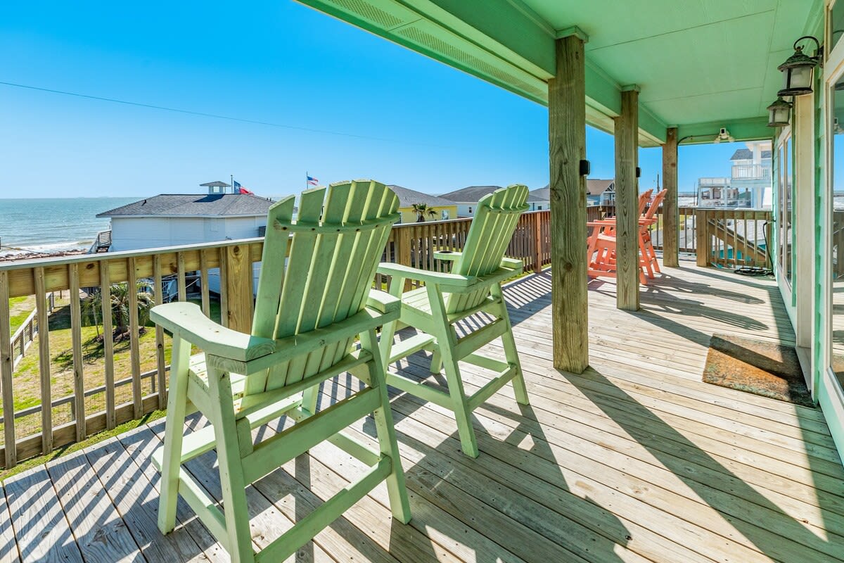 Saltwater Soul Cool Unique Mid Level Hangout Area 5