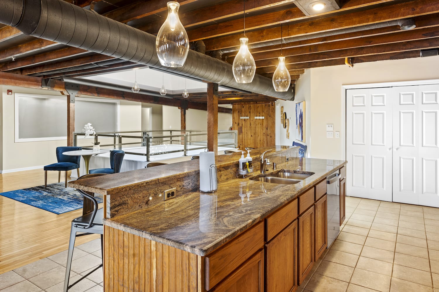 KING Sleep8 4Bed 3BR 2BA Swepson Loft 301 - Photo 24