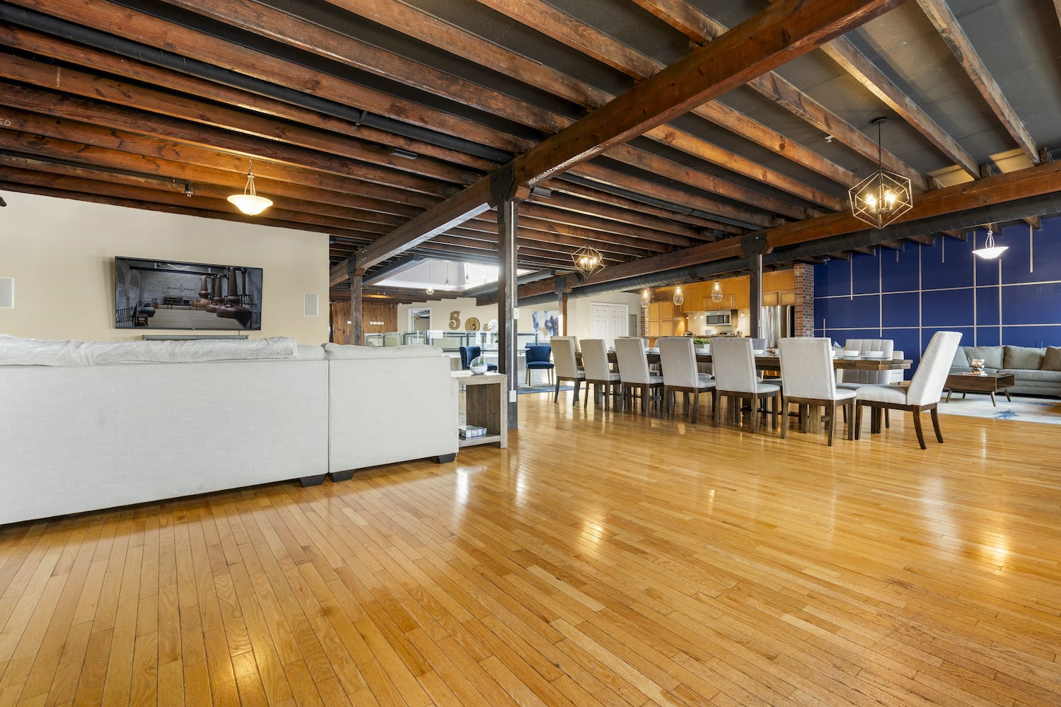 KING Sleep8 4Bed 3BR 2BA Swepson Loft 301 - Photo 32