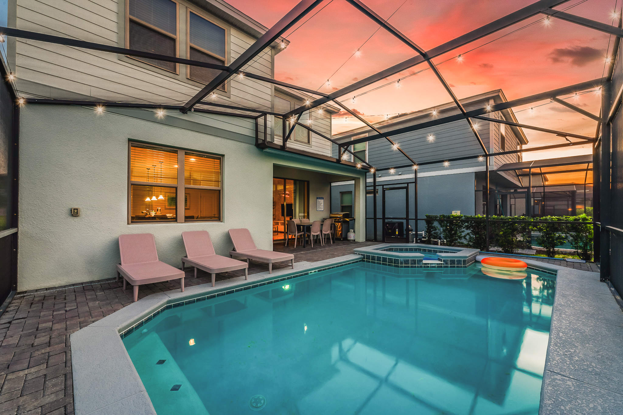 Heated Pool + FREE Waterpark  + Lazy River + Spa