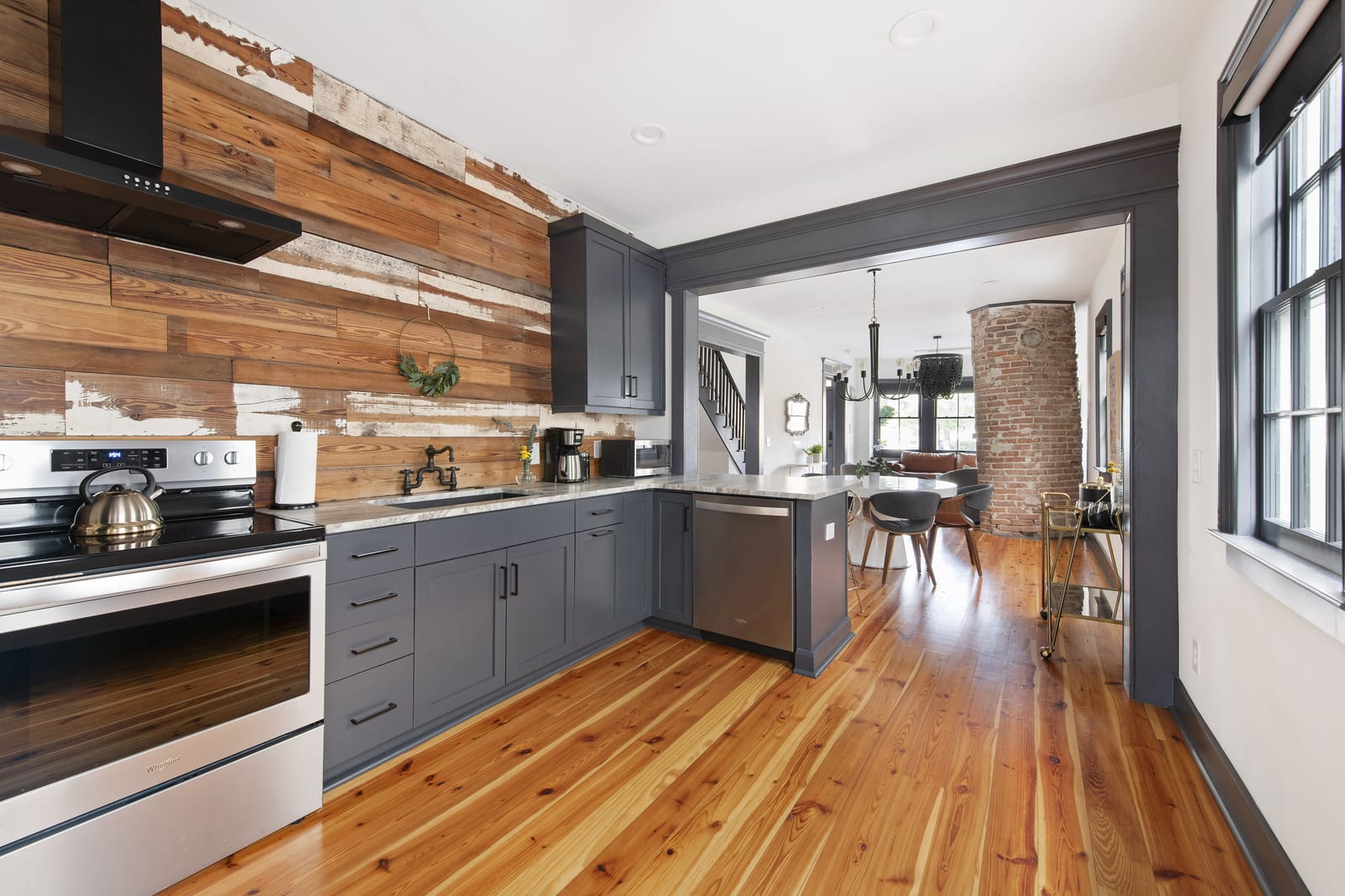 Fully equipped kitchen with everything you need to cook a meal!