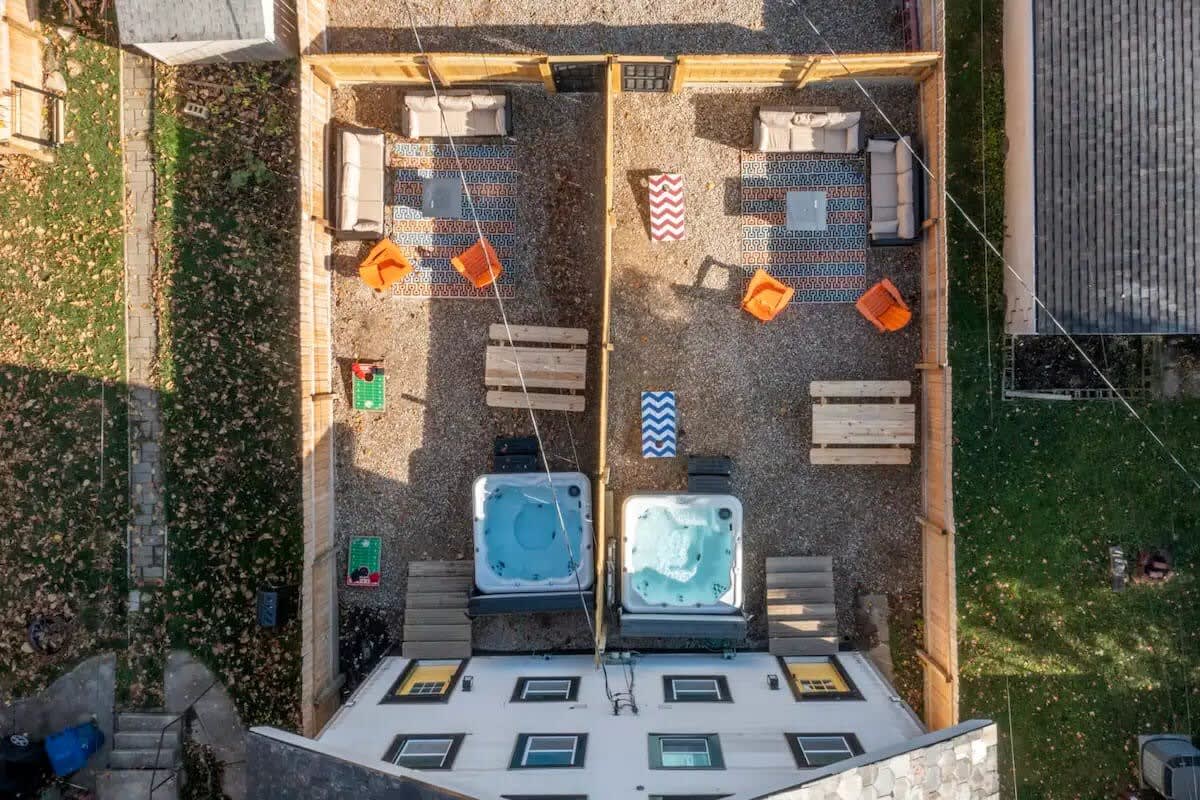 Spacious 5-Bedroom Home with Hot Tub - Picture 7