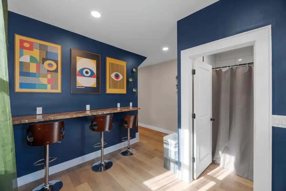 Spacious 5-Bedroom Home with Hot Tub