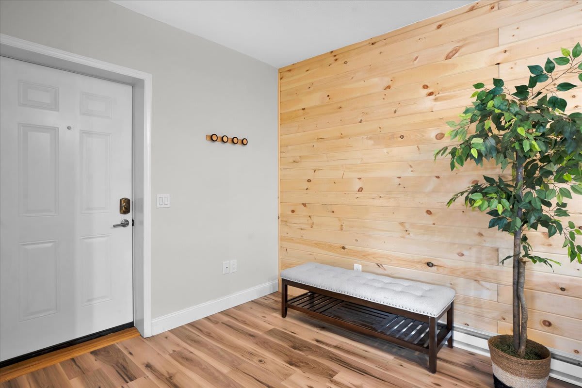 Stylish Pocono 1BR | Firepits Pickleball | Pets OK