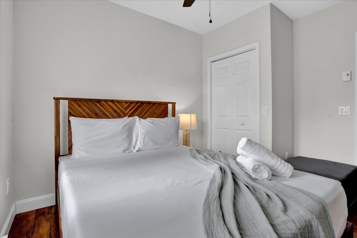 Stylish Pocono 1BR | Firepits Pickleball | Pets OK