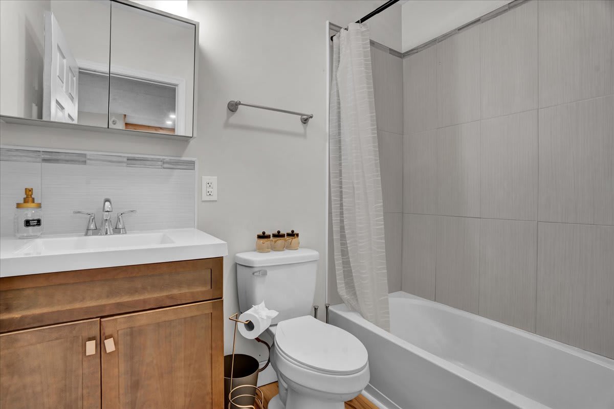Stylish Pocono 1BR | Firepits Pickleball | Pets OK