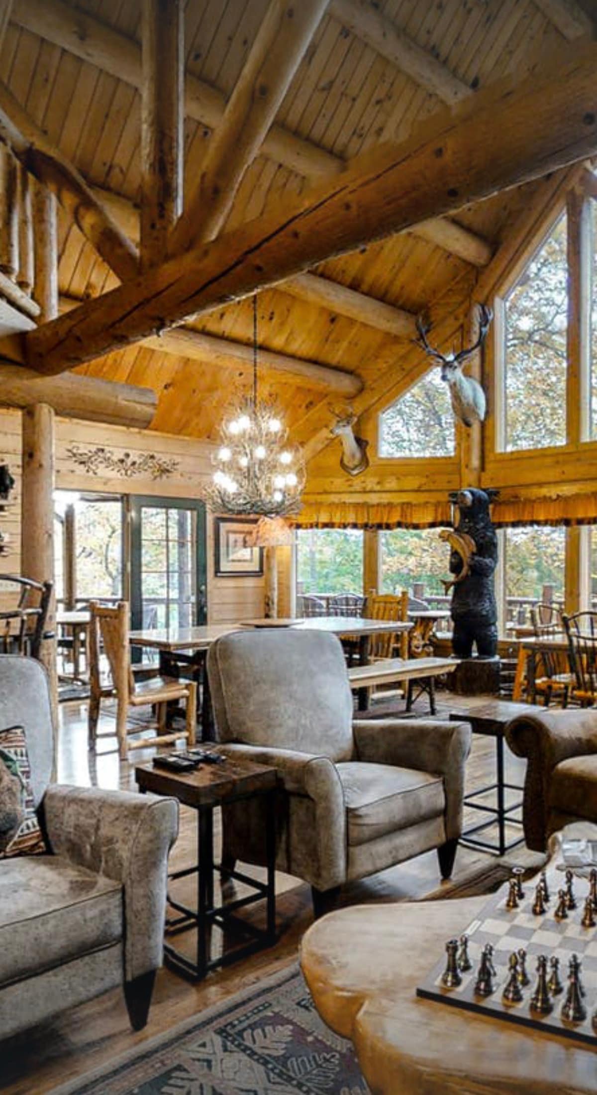 Beautiful 6 bdr cabin with hot tub in the Smokies!