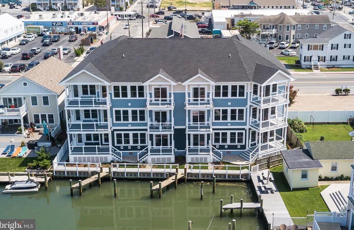 Luxurious Bay/ Ocean view Splendor 4 BRS elevator — Ocean City, MD — vacation rental