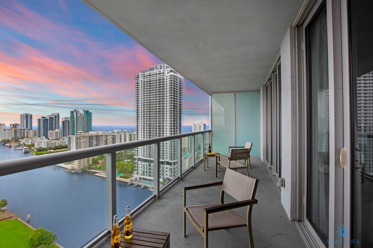 Upper Condo: Amazing Balcony View - Foto 1