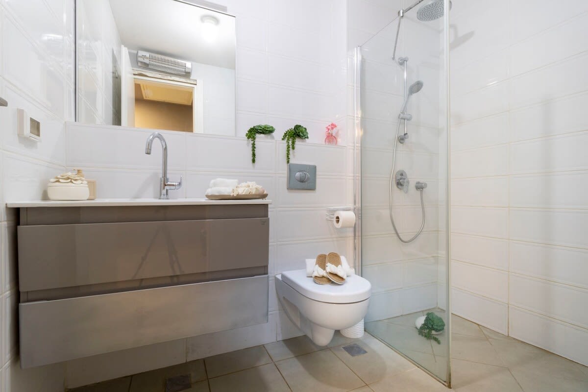 Low floor 1 bedroom parking downtown Jerusalem photo 19