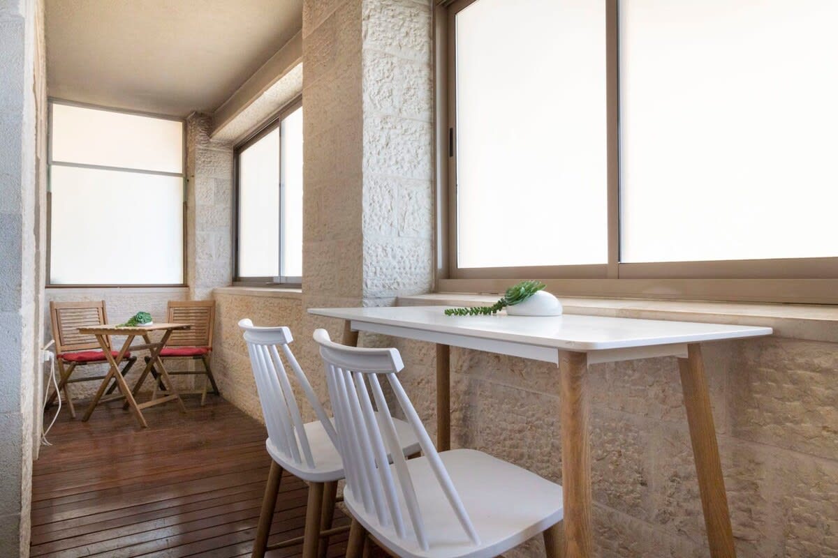 Low floor 1 bedroom parking downtown Jerusalem photo 10