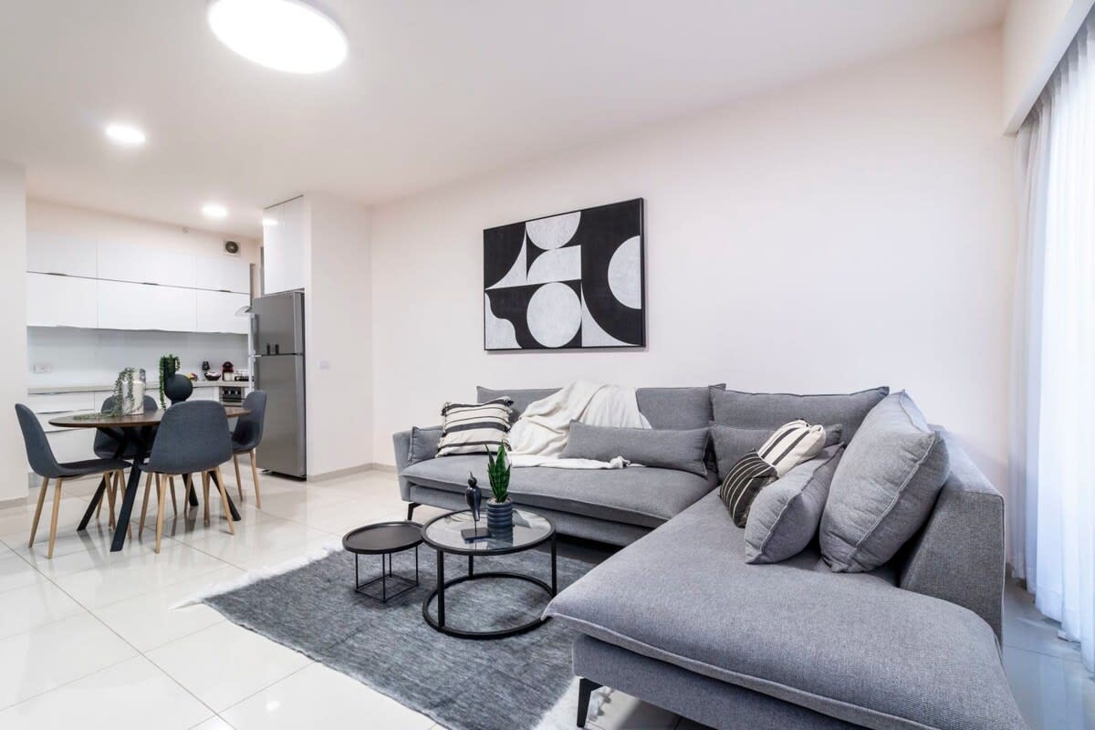 Low floor 1 bedroom parking downtown Jerusalem photo 13