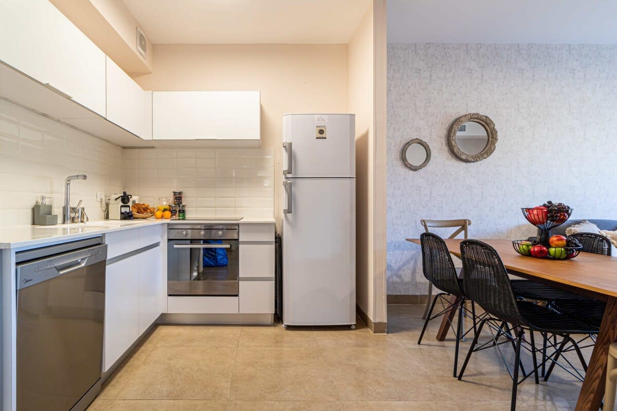 Haneviim court 1 bedroom photo 15