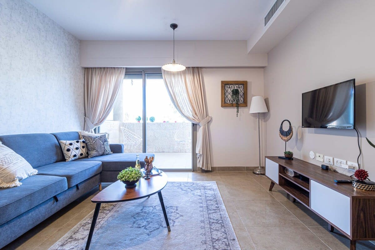 Haneviim court 1 bedroom – vacation rental in City Center