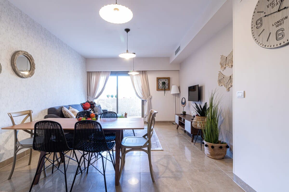 Haneviim court 1 bedroom photo 10