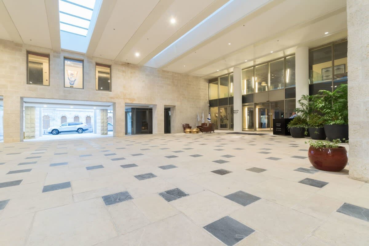 Luxurious Downtown Jerusalem Retreat with Balcony & Parking photo 35