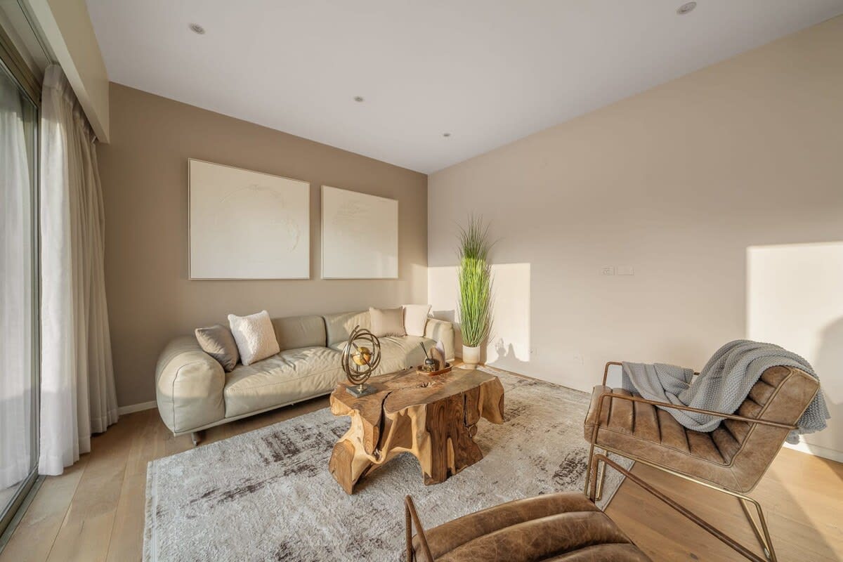 Luxurious Downtown Jerusalem Retreat with Balcony & Parking photo 9