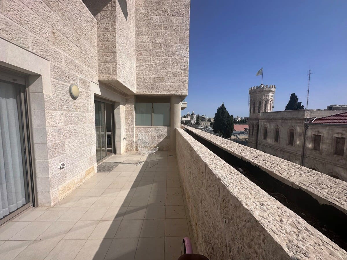 Luxurious Downtown Jerusalem Retreat with Balcony & Parking photo 44