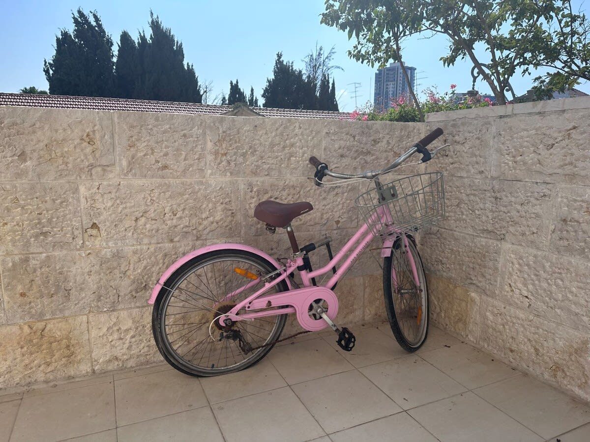 Luxurious Downtown Jerusalem Retreat with Balcony & Parking photo 45