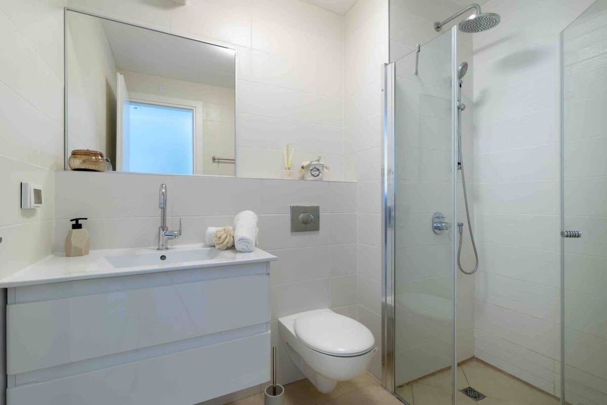 Amazing 1 bedroom in best location/parking photo 24