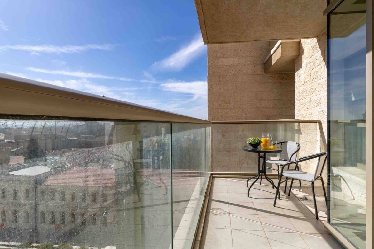 Amazing 1 bedroom in best location/parking photo 9