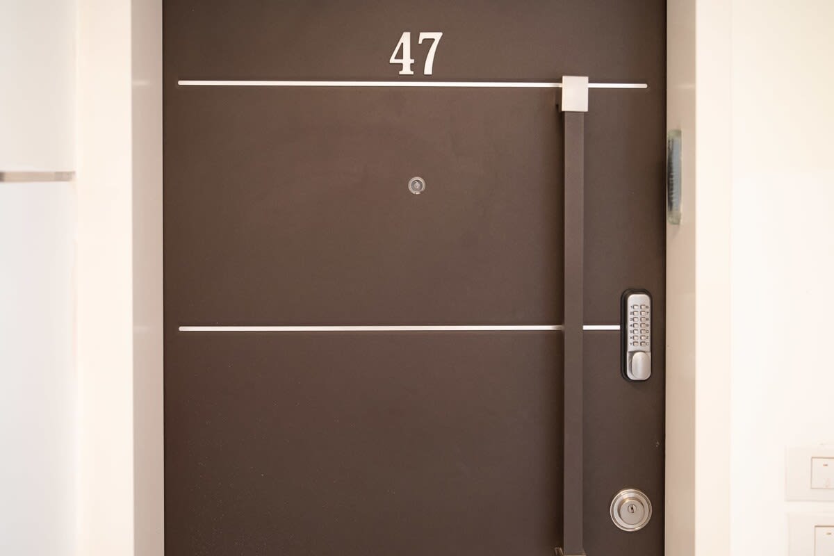 Modern & Comfortable 1-Bedroom Oasis with Luxury Amenities photo 32