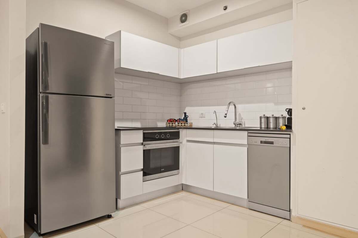 Modern & Comfortable 1-Bedroom Oasis with Luxury Amenities photo 5