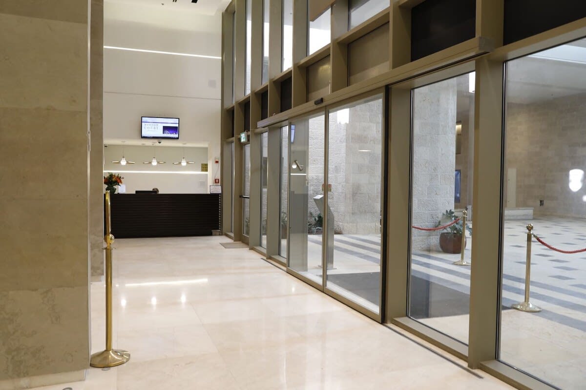 Exclusive 1 Bedroom Apartment/Parking City Center photo 28