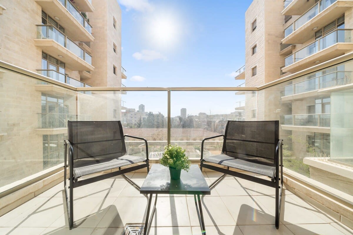 Haveviim Court, the Perfect Location photo 10