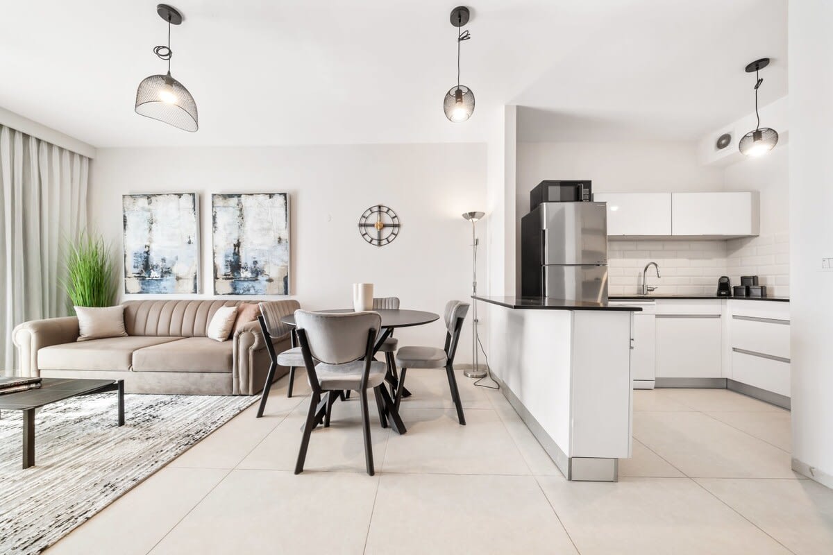 Haveviim Court, the Perfect Location photo 7