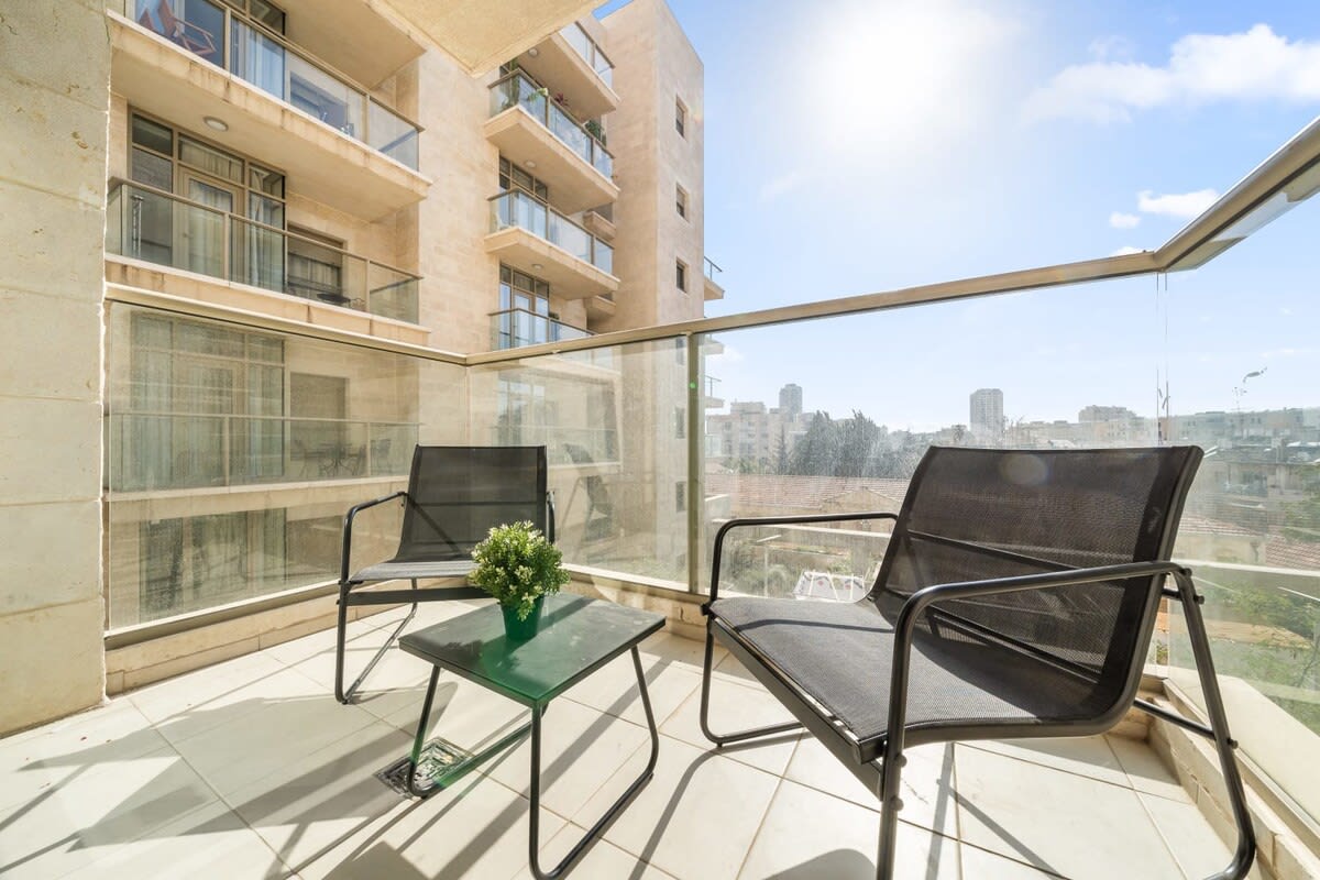 Haveviim Court, the Perfect Location photo 12